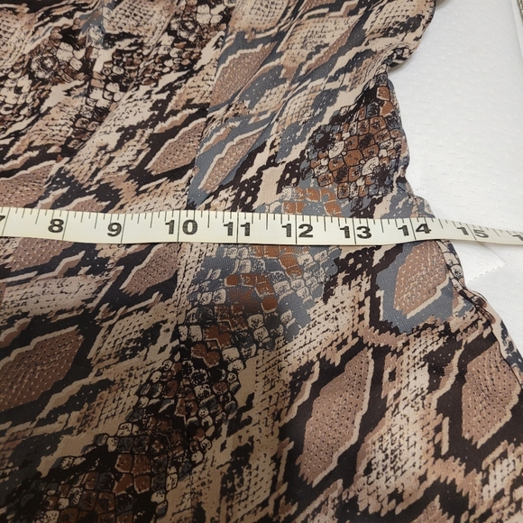 Sage python print jump suit - Picture 9 of 11